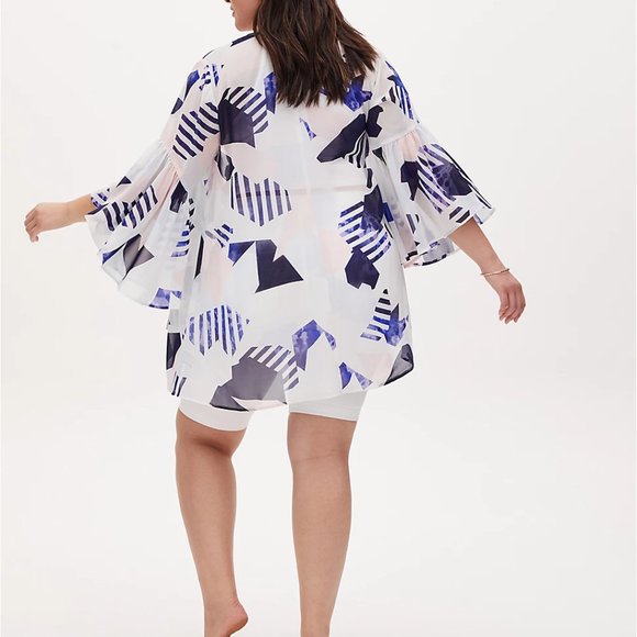 Torrid 1/2X Kimono Top Chiffon Geo Ruffle Bell Sleeve Open Front Plus Cover Up - Picture 3 of 4